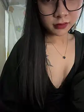 Linh5790 online show from October 2025 04:43:01 PM