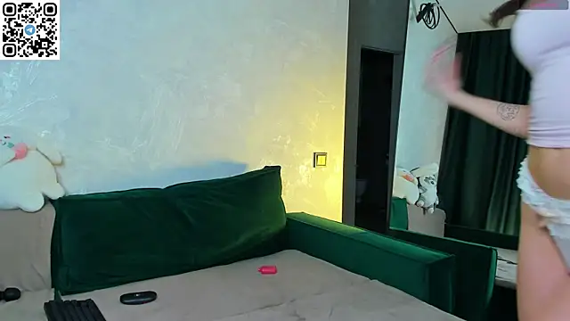 Snapshot of miamiumiu chatting on November 2025 02:43:02 AM miamiumiu online show from November 2025 02:43:02 AM