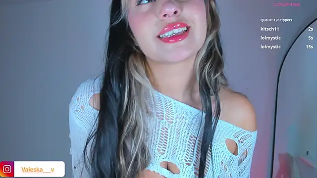 valeska  V online show from November 2025 04:06:02 AM