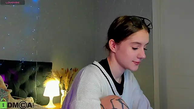 Snapshot of Stacey_Lace chatting on October 2025 04:54:02 PM Stacey Lace online show from October 2025 04:54:02 PM
