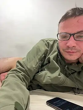 viktor1992-1-1 online show from February 2026 07:48:02 PM