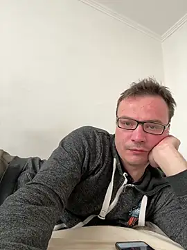 viktor1992-1-1 online show from March 2026 07:14:01 AM