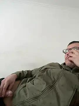 viktor1992-1-1 online show from February 2026 06:10:02 AM