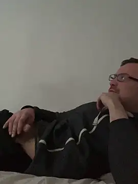 viktor1992-1-1 online show from March 2026 04:01:02 PM