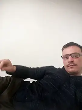 viktor1992-1-1 online show from May 2026 06:06:02 AM