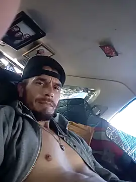 LetMeLiqU online show from November 2025 08:45:01 PM