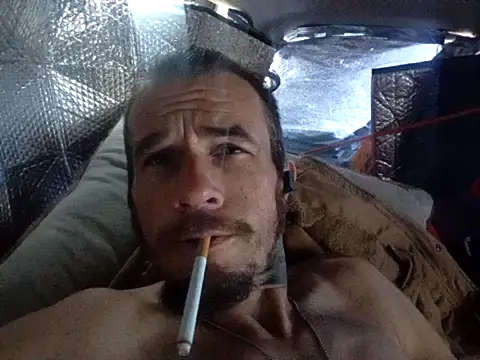 LetMeLiqU online show from November 2025 09:29:01 PM