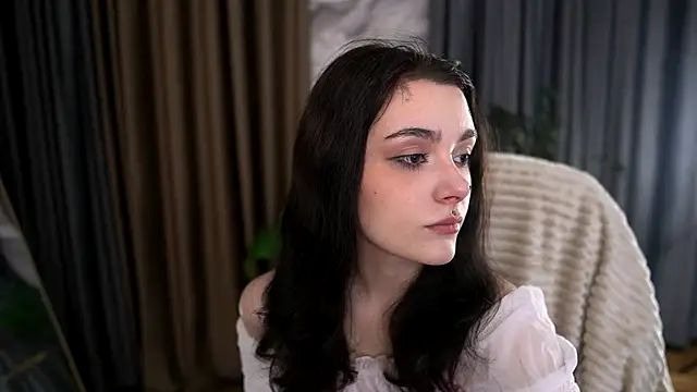 ElizabethMilller  online show from April 2026 10:03:01 PM
