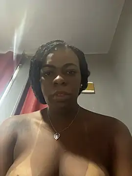 Priihmedeiros online show from April 2026 09:25:02 AM