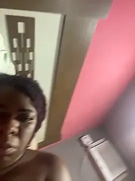 Snapshot of Priihmedeiros chatting on November 2025 03:38:01 PM Priihmedeiros online show from November 2025 03:38:01 PM