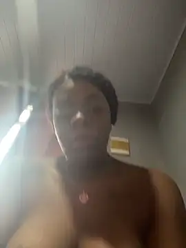 Priihmedeiros online show from April 2026 09:43:02 AM