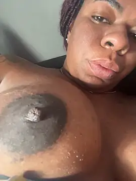 Snapshot of Priihmedeiros chatting on November 2025 10:14:02 AM Priihmedeiros online show from November 2025 10:14:02 AM