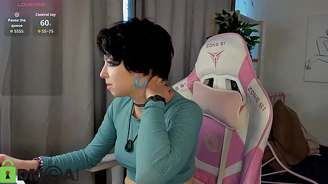 Snapshot of Sara_Frayer chatting on October 2025 04:11:02 AM Sara Frayer online show from October 2025 04:11:02 AM