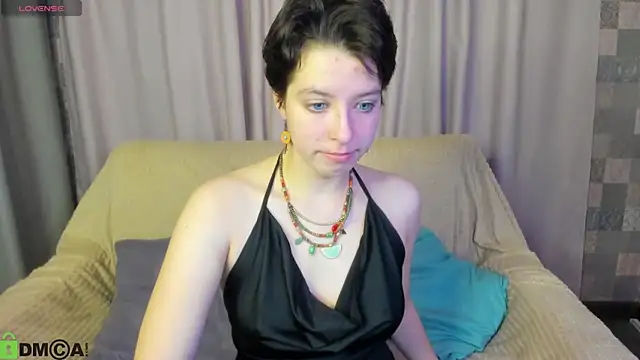 Snapshot of Sara_Frayer chatting on November 2025 01:09:01 AM Sara Frayer online show from November 2025 01:09:01 AM