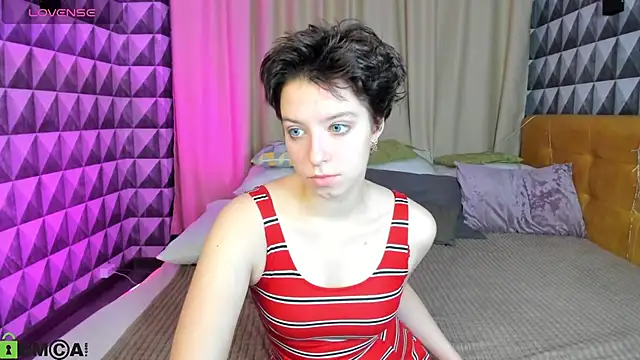 Snapshot of Sara_Frayer chatting on November 2025 01:22:02 AM Sara Frayer online show from November 2025 01:22:02 AM