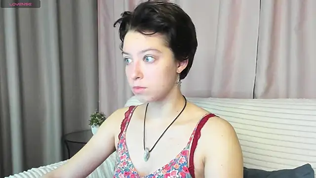 Snapshot of Sara_Frayer chatting on December 2025 01:50:02 AM Sara Frayer online show from December 2025 01:50:02 AM