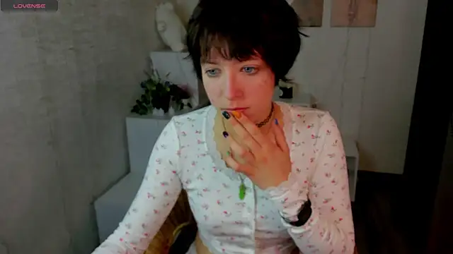 Snapshot of Sara_Frayer chatting on October 2025 01:07:01 AM Sara Frayer online show from October 2025 01:07:01 AM