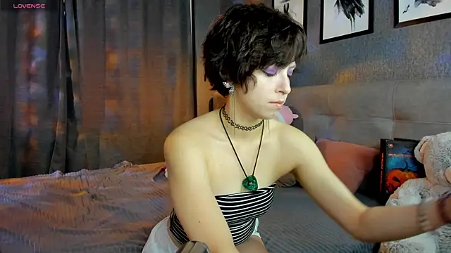 Snapshot of Sara_Frayer chatting on October 2025 04:24:02 AM Sara Frayer online show from October 2025 04:24:02 AM