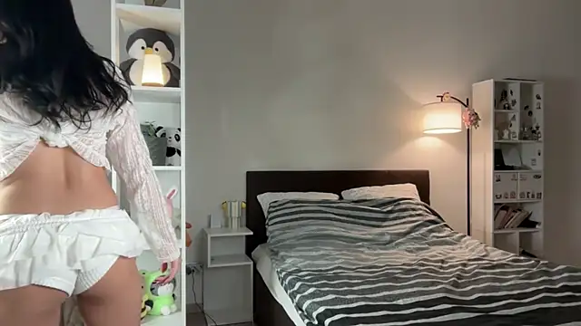 yourlittlesunrise  online show from April 2026 06:20:02 AM