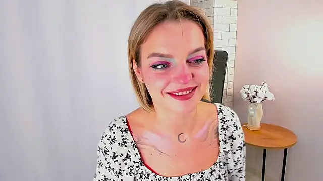 FeliceSpigner online show from October 2025 03:13:02 PM