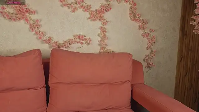 L1na Reeds online show from November 2025 06:24:01 AM