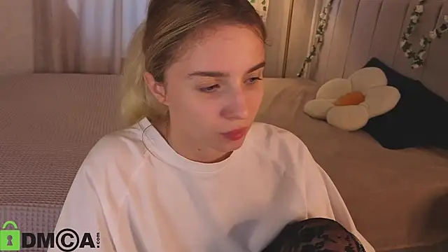 L1na Reeds online show from July 2026 01:12:02 AM