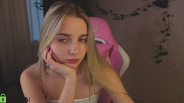 L1na Reeds online show from April 2026 03:02:01 AM