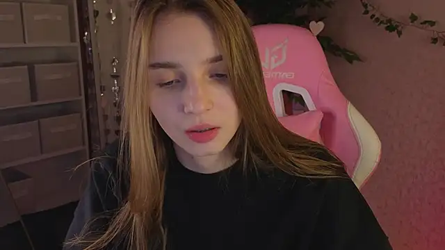 L1na Reeds online show from March 2026 01:13:01 AM