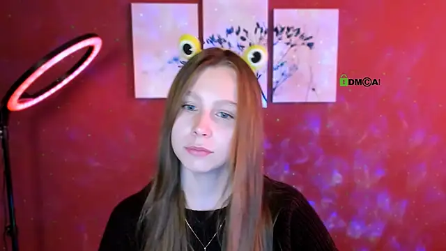 Snapshot of esme_moore_ chatting on October 2025 08:49:02 AM esme moore  online show from October 2025 08:49:02 AM