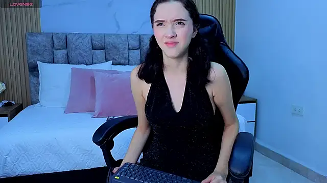 angel  kiss online show from December 2025 11:31:01 AM