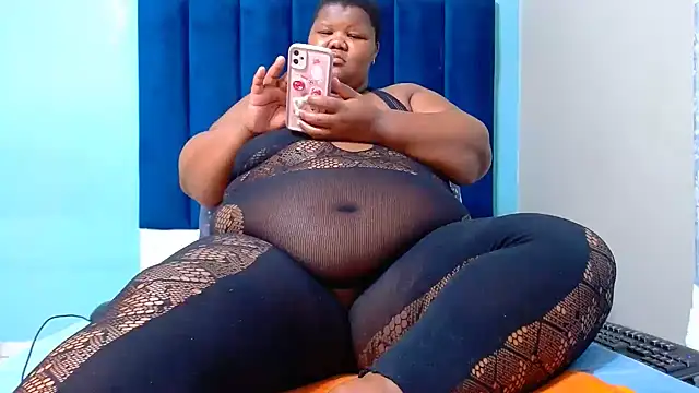 LadyBear2002 online show from July 2026 08:05:02 PM