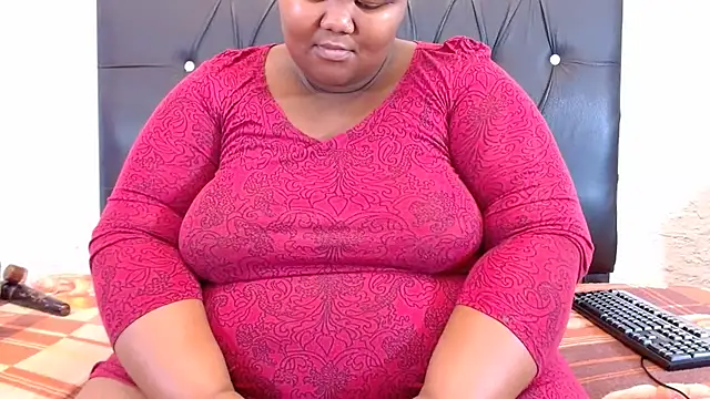 LadyBear2002 online show from April 2026 07:04:02 PM