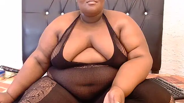 LadyBear2002 online show from June 2026 04:34:01 PM