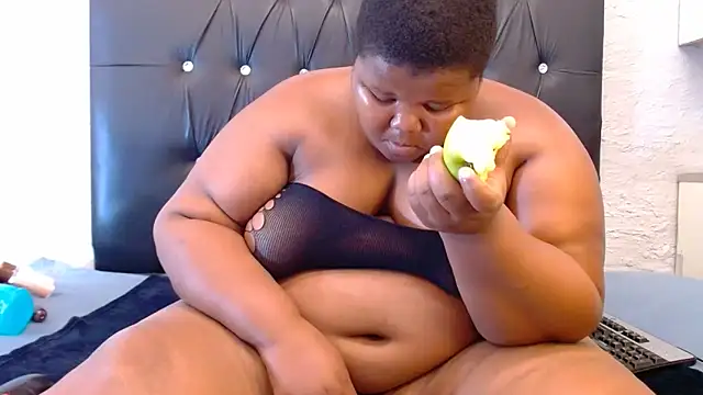 LadyBear2002 online show from March 2026 06:26:01 PM