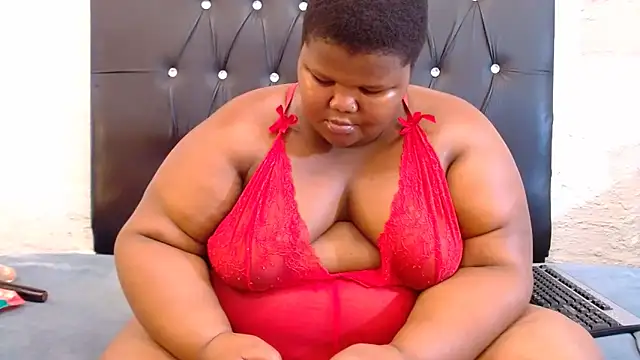 LadyBear2002 online show from March 2026 04:06:02 PM