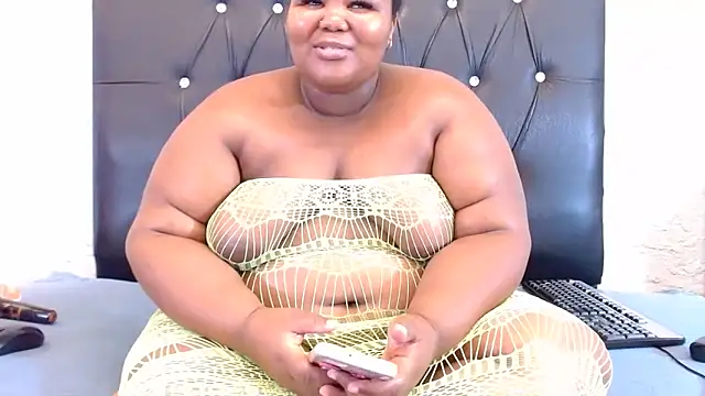 LadyBear2002 online show from April 2026 05:47:01 PM