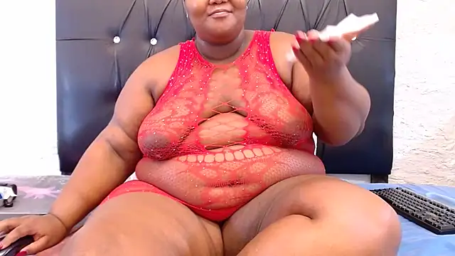 LadyBear2002 online show from April 2026 06:25:01 PM