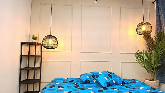 Nikki Vesper online show from October 2025 12:03:01 PM