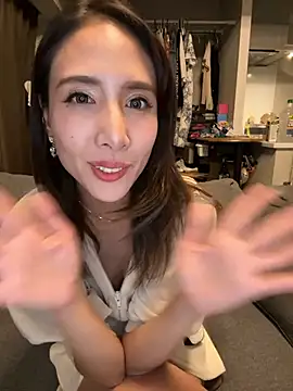 Snapshot of rena_rena_rena chatting on October 2025 03:15:01 PM rena rena rena online show from October 2025 03:15:01 PM