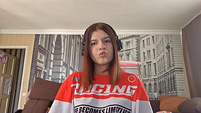 LissaKradfer online show from October 2025 05:00:01 AM