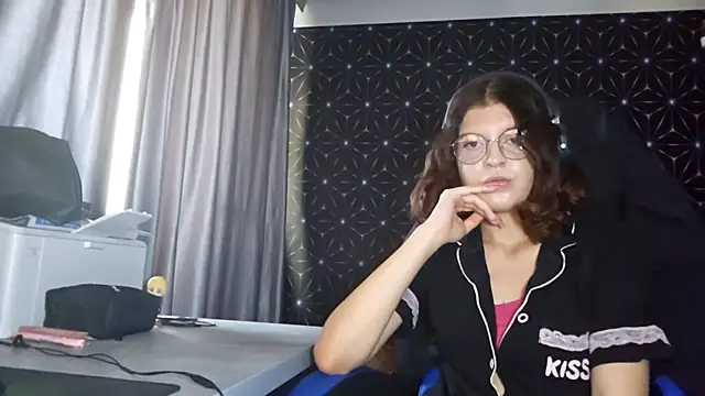 LissaKradfer online show from October 2025 05:50:02 AM