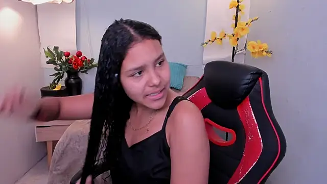 Snapshot of AriaVega chatting on June 2026 12:32:02 PM AriaVega online show from June 2026 12:32:02 PM
