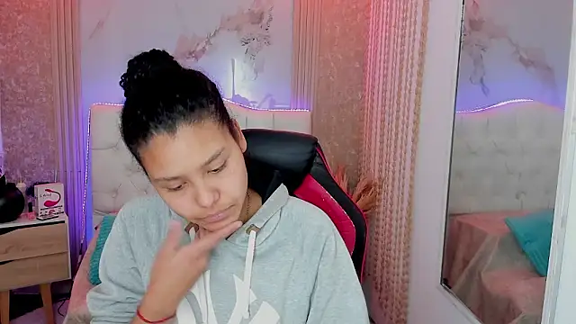 AriaVega online show from March 2026 12:21:01 PM