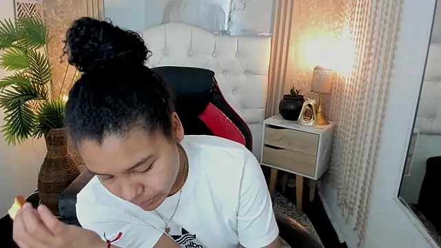 AriaVega online show from April 2026 12:56:01 PM