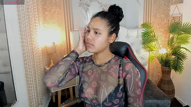 AriaVega online show from April 2026 01:02:01 PM