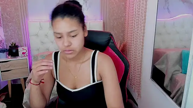 AriaVega online show from March 2026 11:32:01 AM