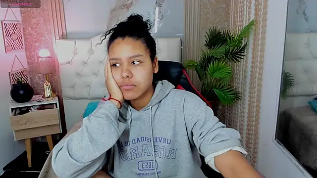 AriaVega online show from April 2026 12:34:01 PM