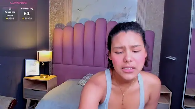 AriaVega online show from December 2025 12:18:01 PM