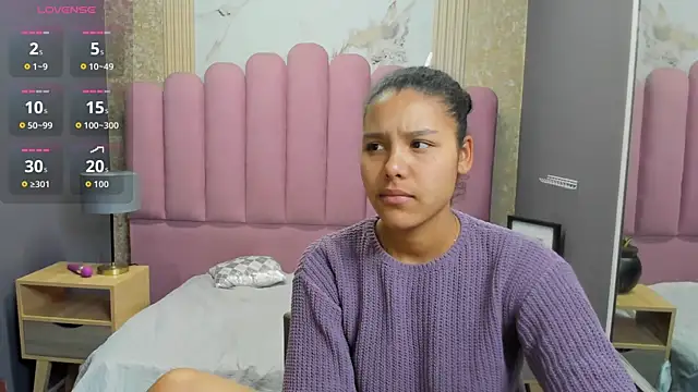 AriaVega online show from December 2025 12:53:02 PM