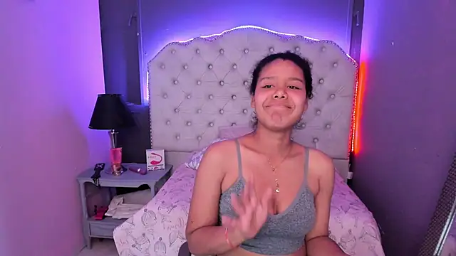 AriaVega online show from November 2025 12:53:02 PM